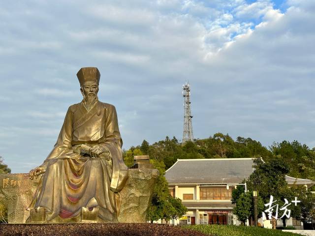 陽明公園內(nèi)的王陽明塑像。